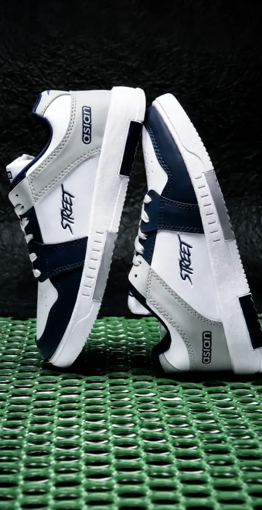 Aisan printed sneakers