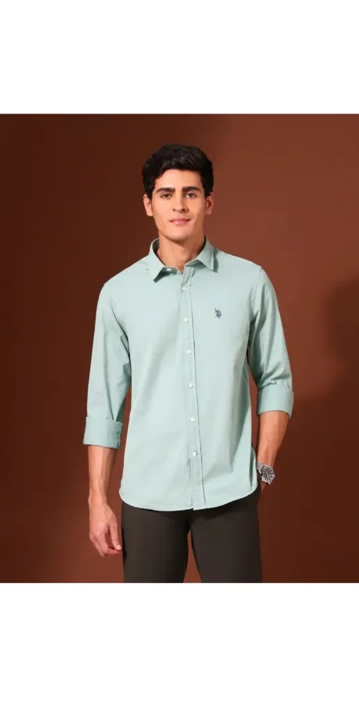 Men Tailored red Fit solid speared collar casual shirt